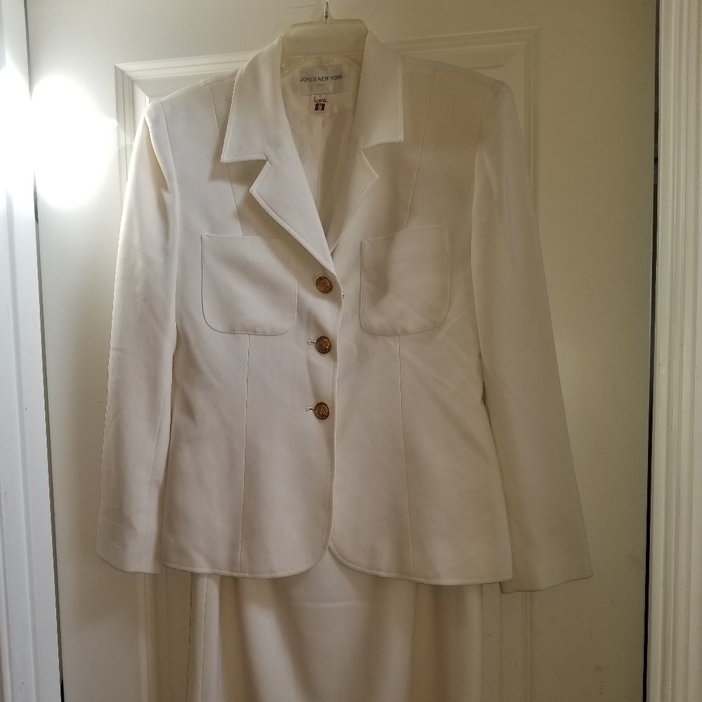 Elegant cream suit